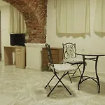Interhost Guest Rooms And Apartments